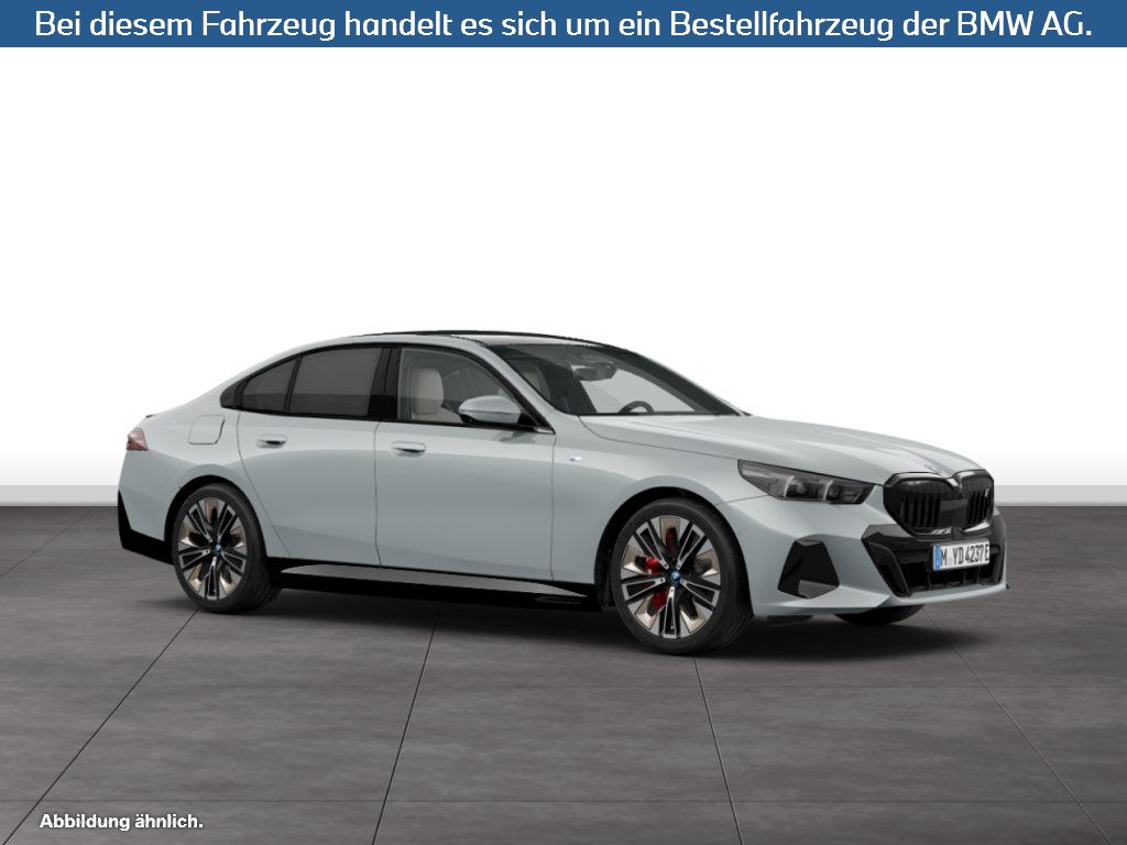 Fahrzeugabbildung BMW i5 eDrive40 Limousine