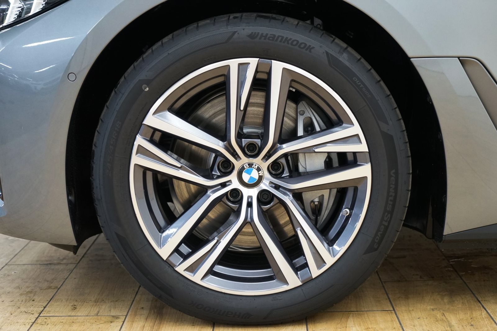 Fahrzeugabbildung BMW i4 eDrive35 [Sport Line, Navi, AHK, ACC, RFK, SHZ]