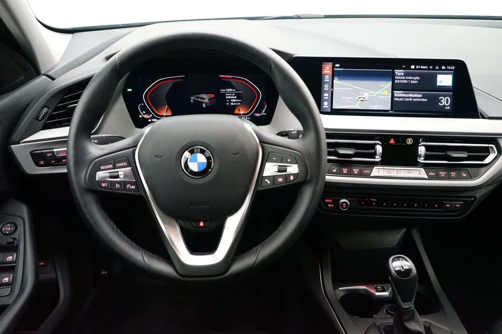 Fahrzeugabbildung BMW 116i 5-Türer [Advantage, LED, PDC, SHZ, 18 LMR]