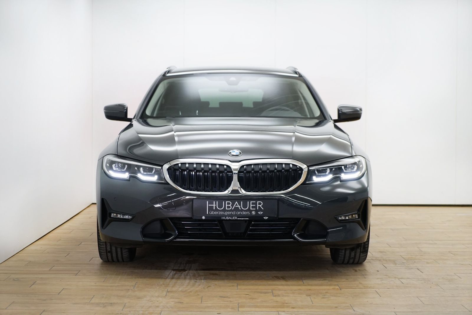 Fahrzeugabbildung BMW 330e Touring [Sport Line, LC Prof., ACC, 18 LM]