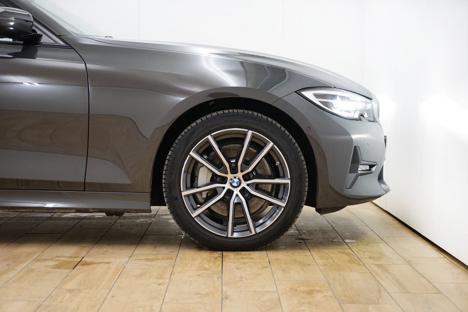 Fahrzeugabbildung BMW 330e Touring [Sport Line, LC Prof., ACC, 18 LM]