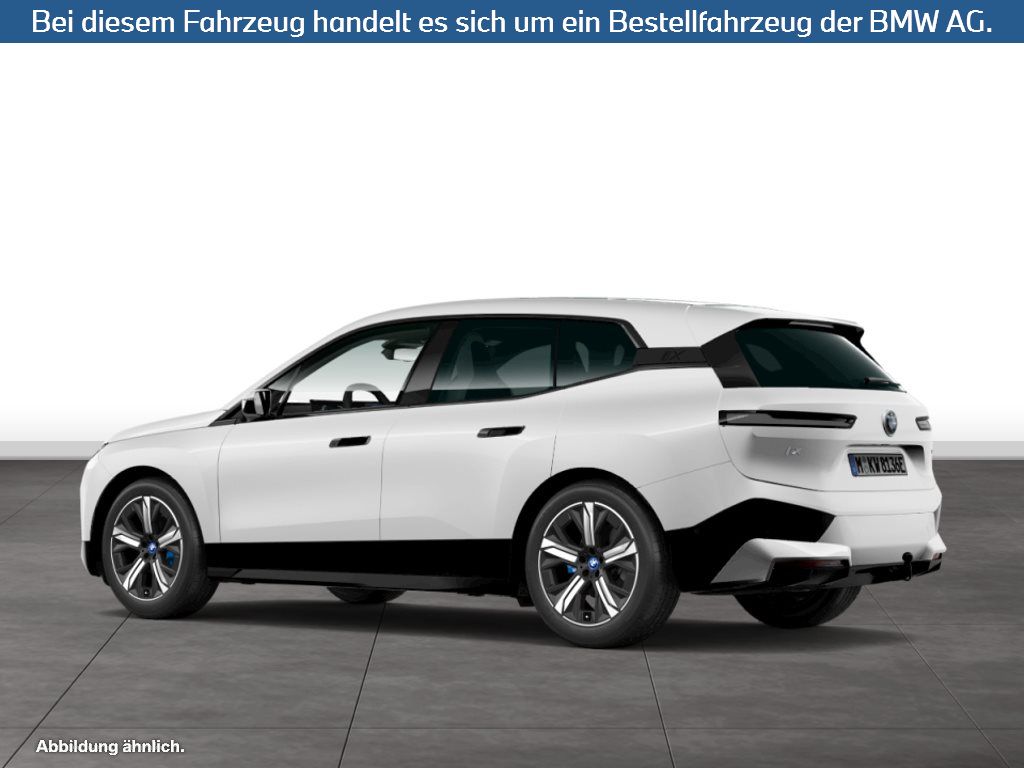 Fahrzeugabbildung BMW iX xDrive40