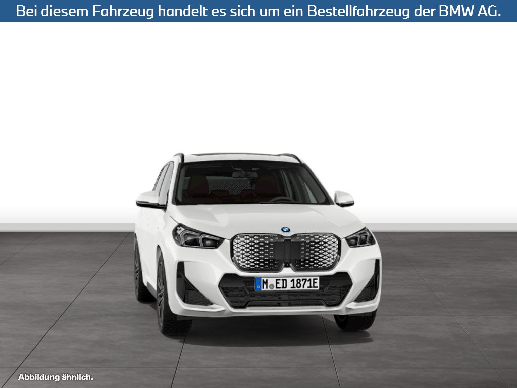 Fahrzeugabbildung BMW iX1 xDrive30