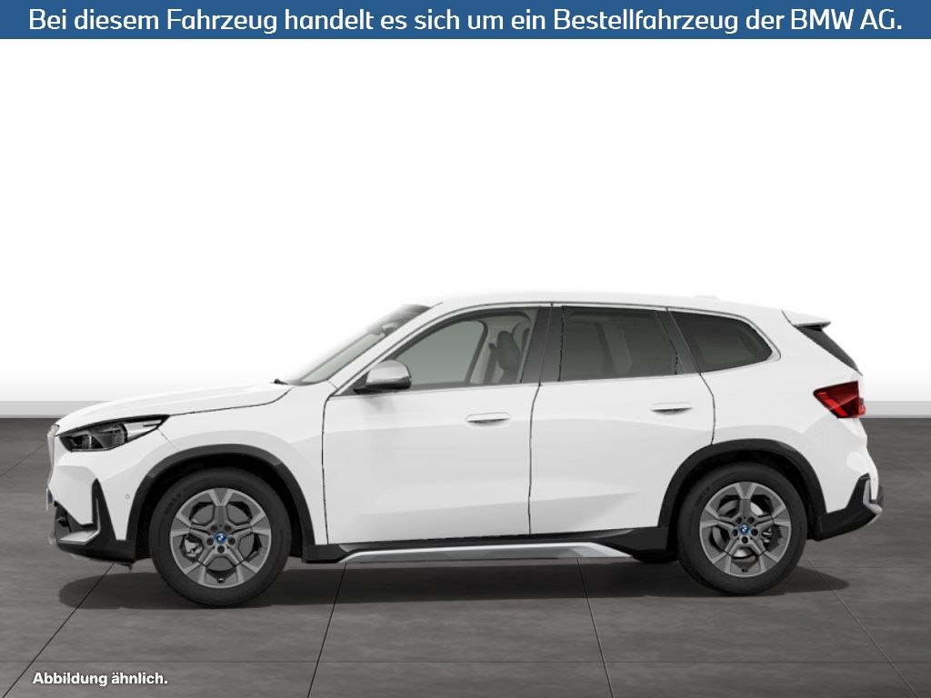 Fahrzeugabbildung BMW iX1 xDrive30