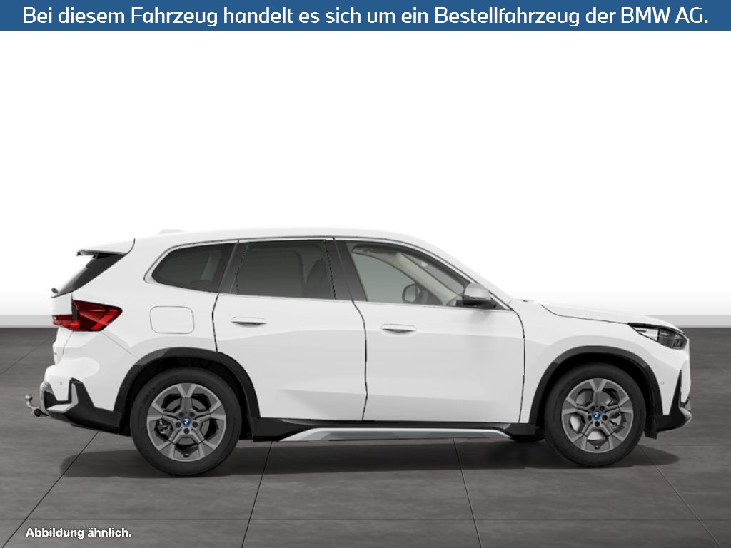 Fahrzeugabbildung BMW iX1 xDrive30